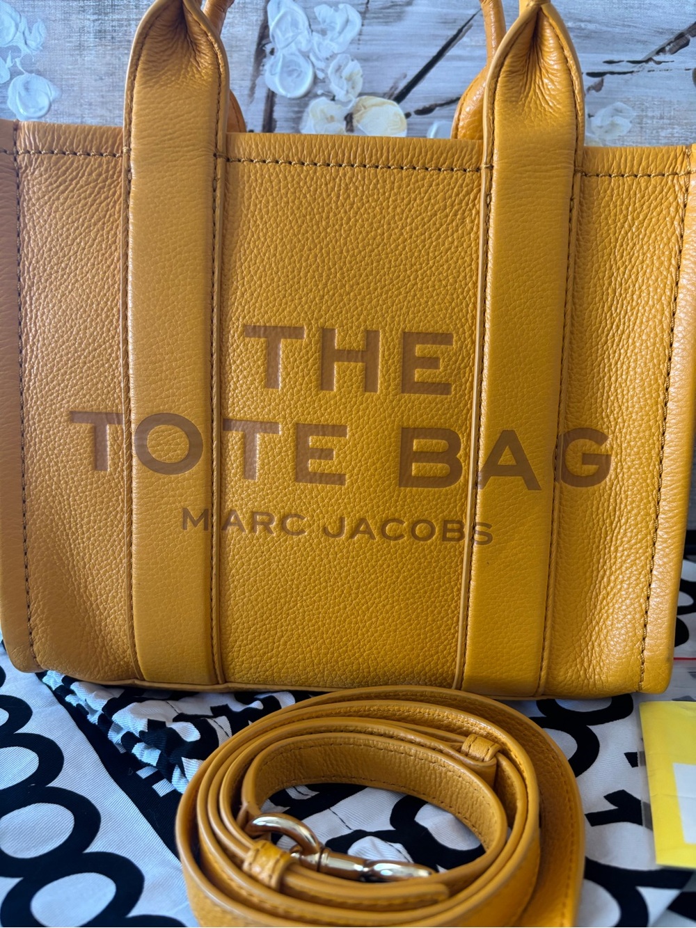 Marc Jacobs Pebbled Leather The Tote Bag SMALL in Mustard - Picture 3 of 16